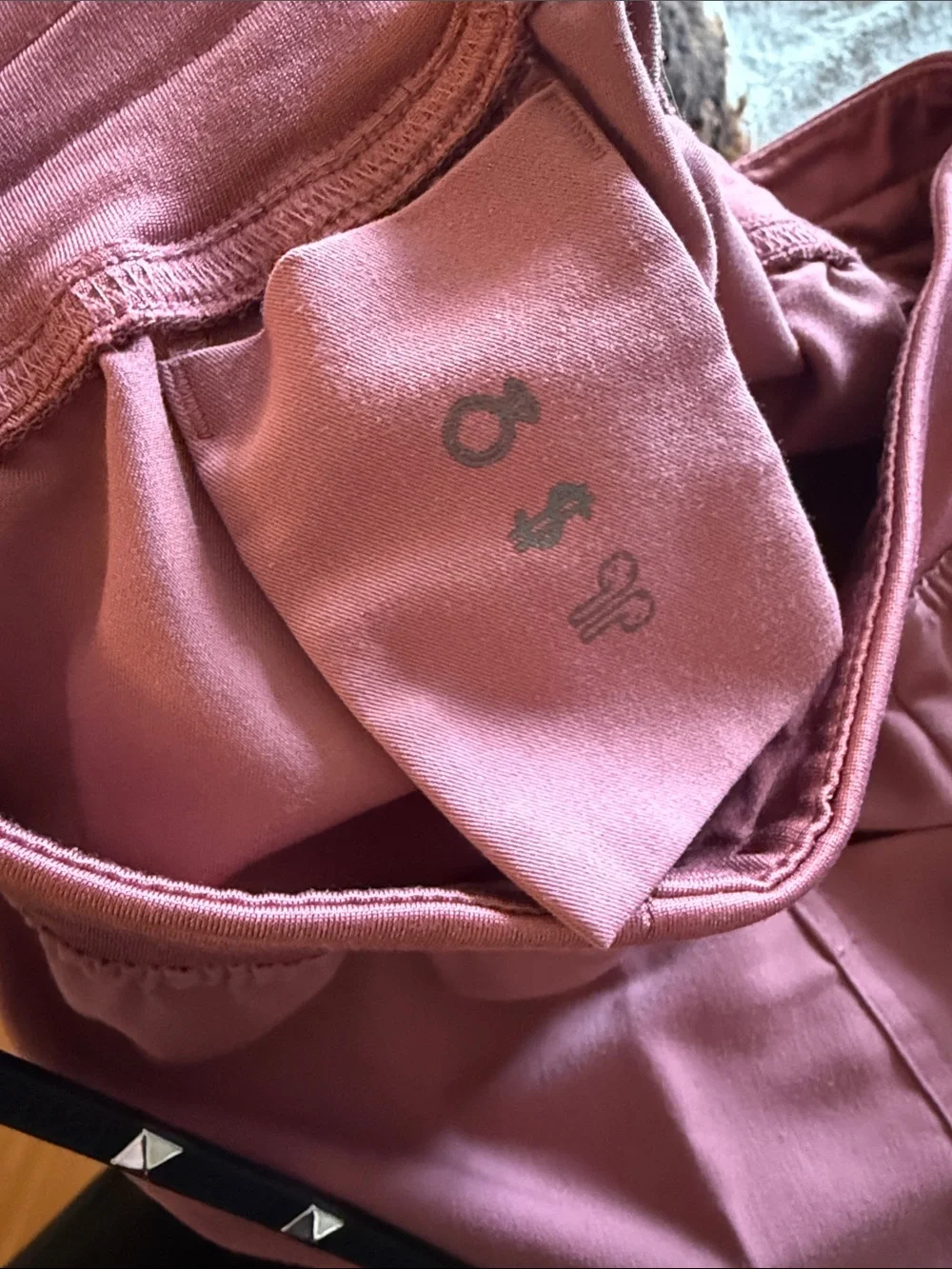 EUC FIGS Technical Collection Rose Hot Pink Cargo Scrub Pants Womens Sz XS Tall - Picture 7 of 8